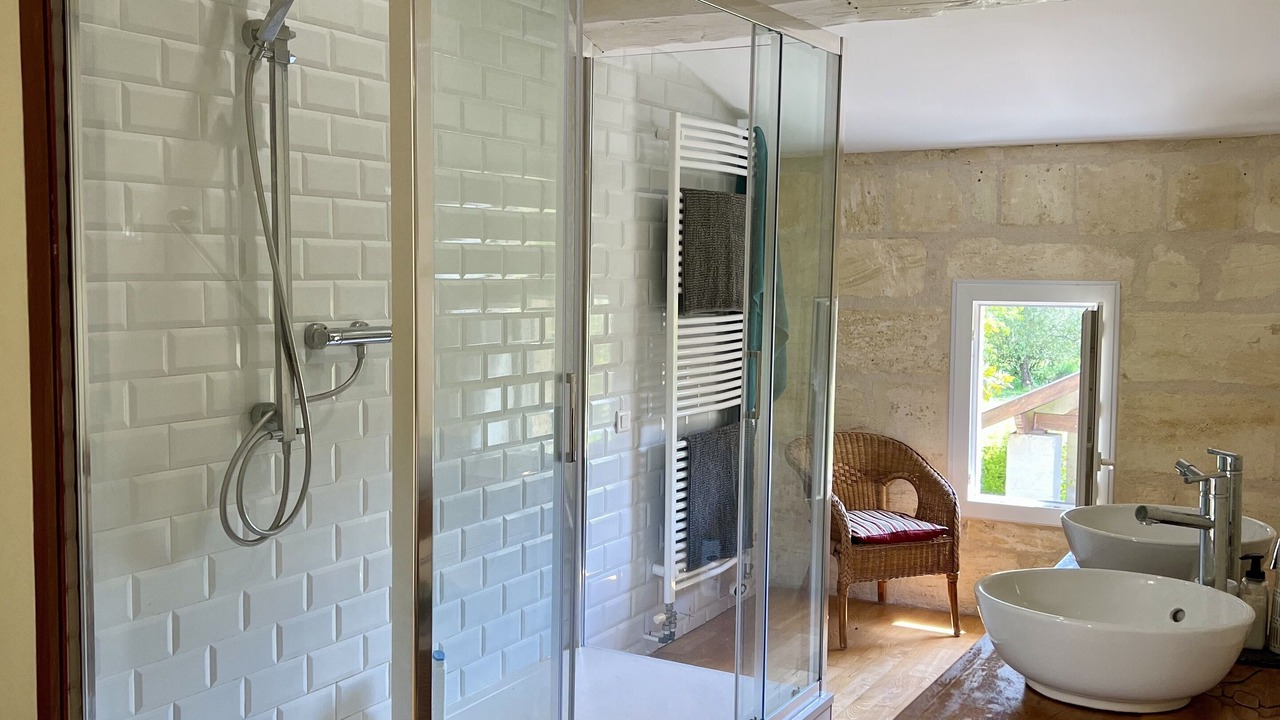 Photo of Bathroom in Bourg-sur-Gironde