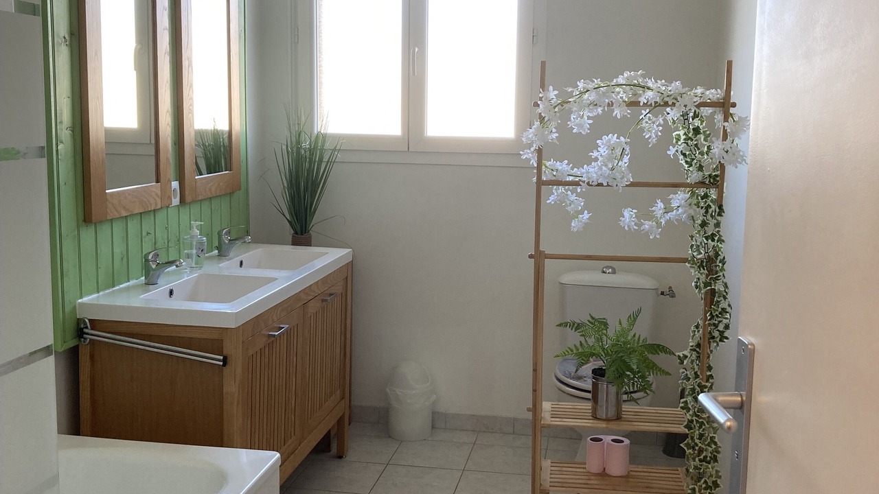 Photo of Bathroom in Ares