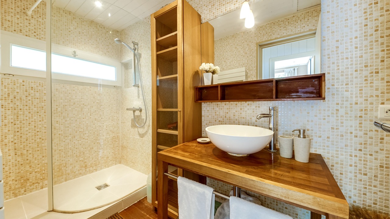 Photo of Bathroom in Le Canon
