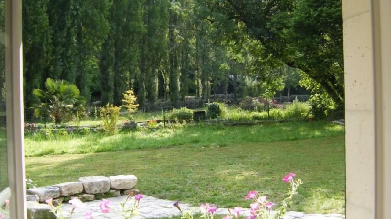 Photo of Outdoor in Dirac
