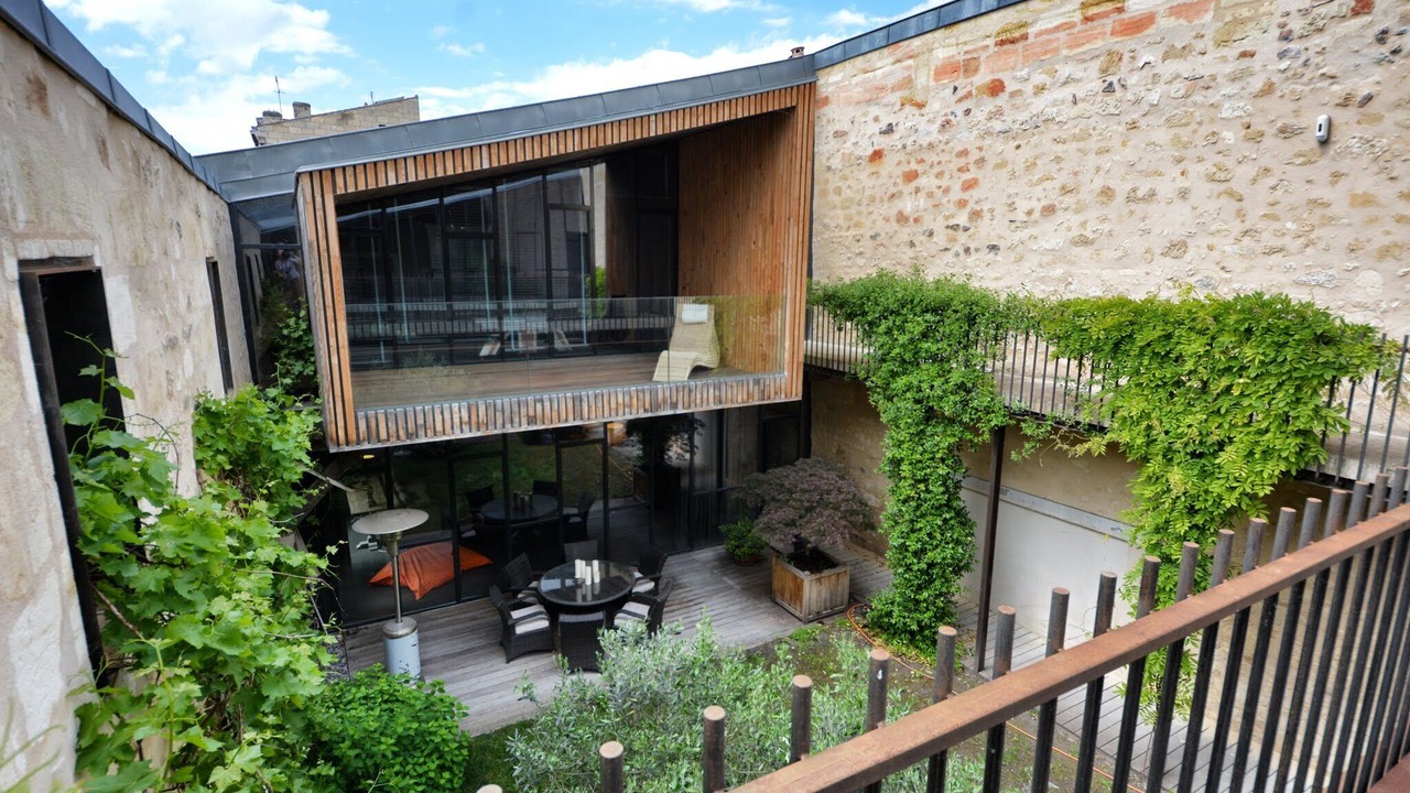 Photo of Outdoor in Chartrons