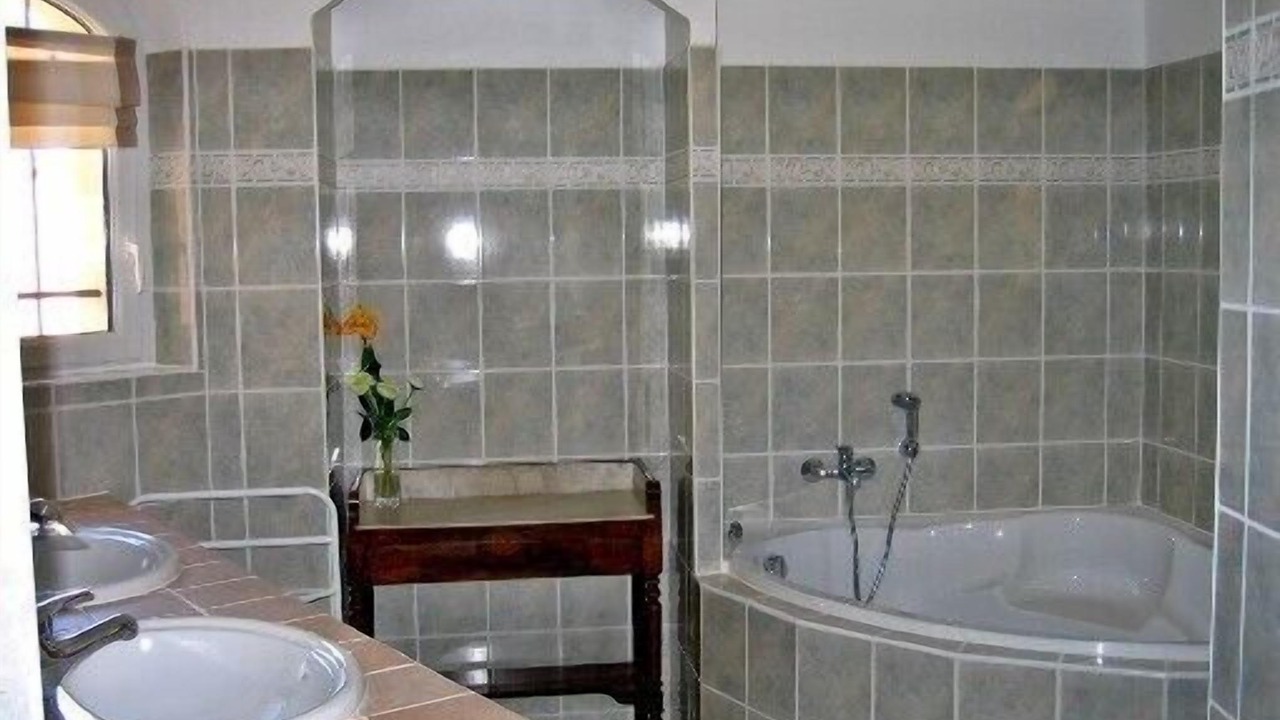 Photo of Bathroom in Sablet