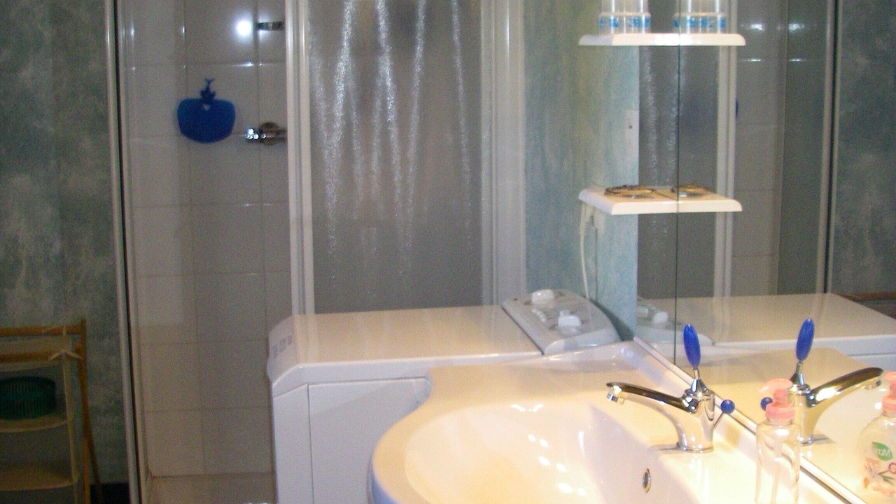 Photo of Bathroom in Marans