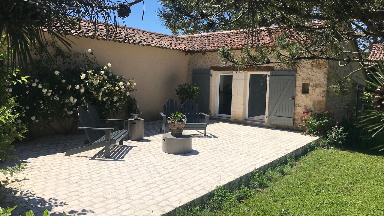 Photo of Patio Balcony in Saulge