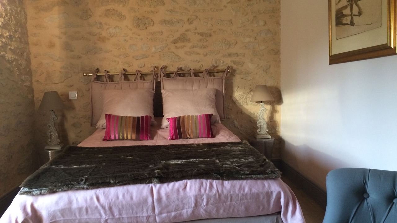 Photo of Bedroom in Illats
