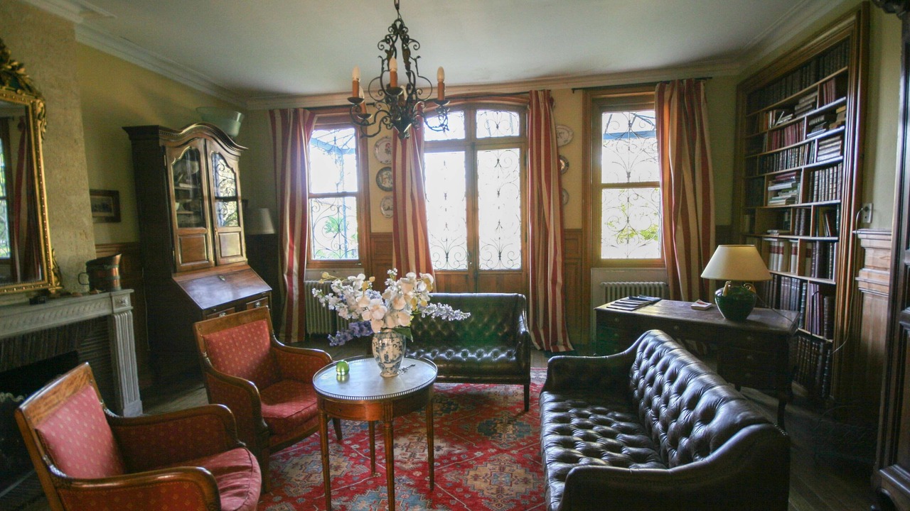 Photo of Livingroom in Labarde