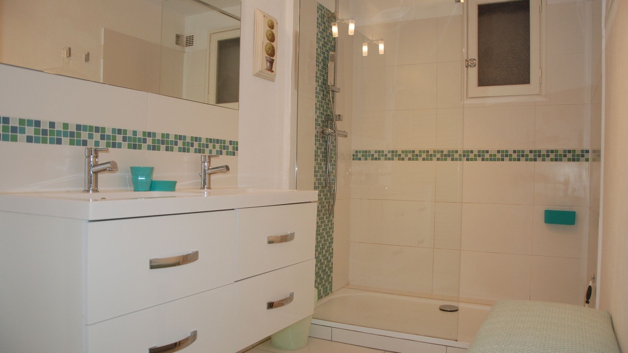 Photo of Bathroom in La Seyne-sur-Mer