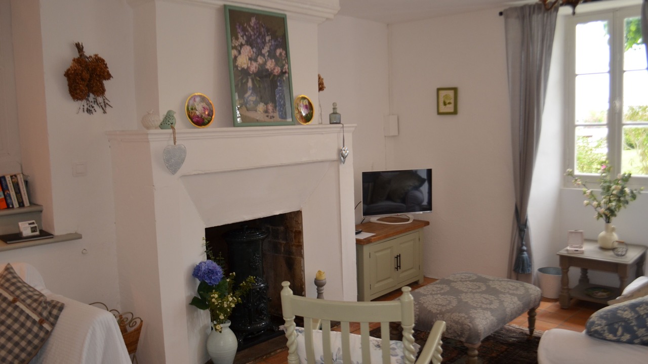 Photo of Bedroom in Saint-Thomas-de-Conac