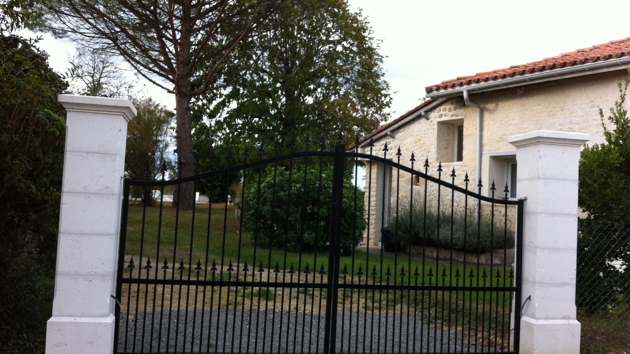 Photo of Outdoor in Bessac