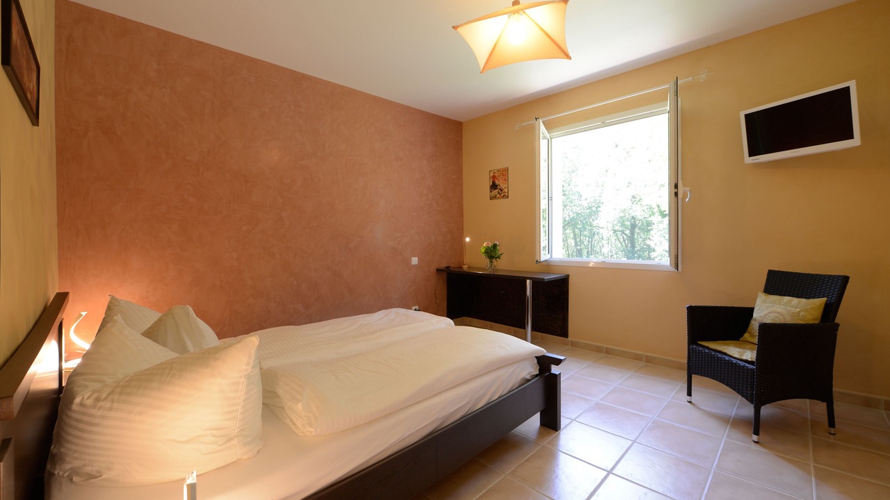 Photo of Bedroom in Beaumont-du-Perigord