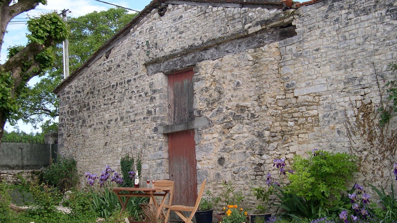 Photo of Others in Coulgens