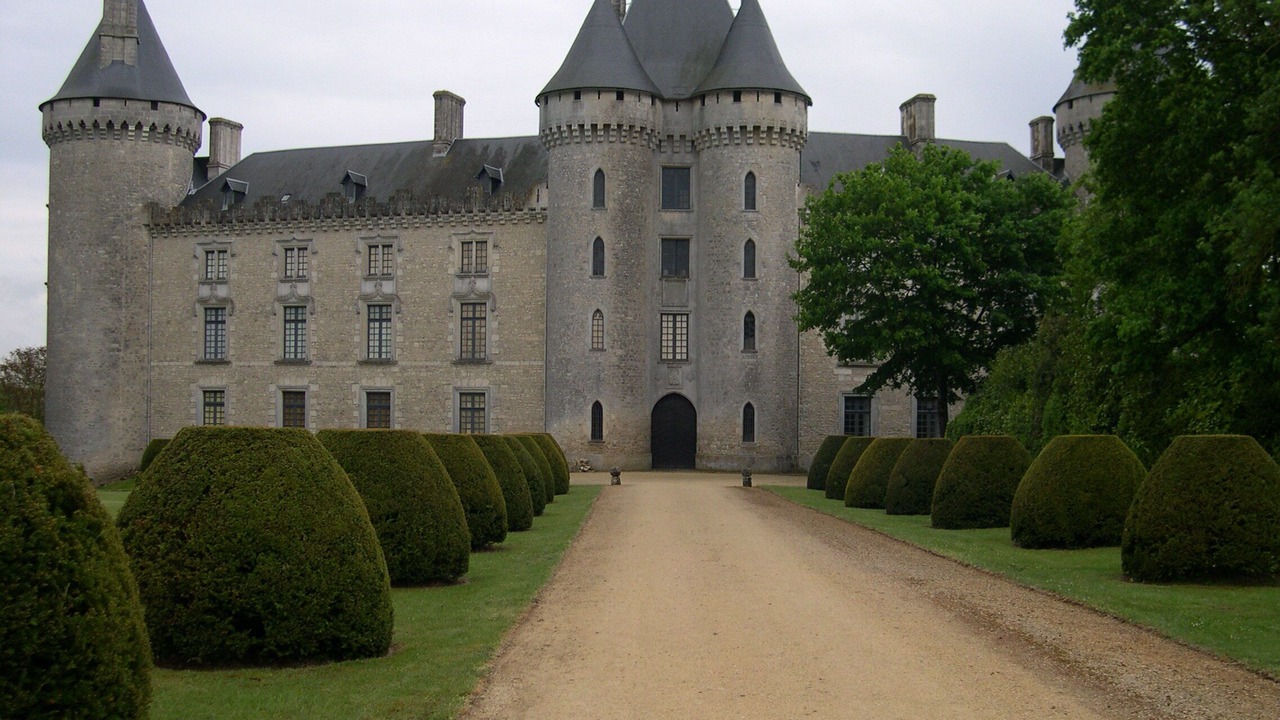 Photo of Others in Coulgens