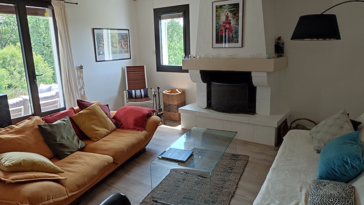 Photo of Livingroom in Souraide