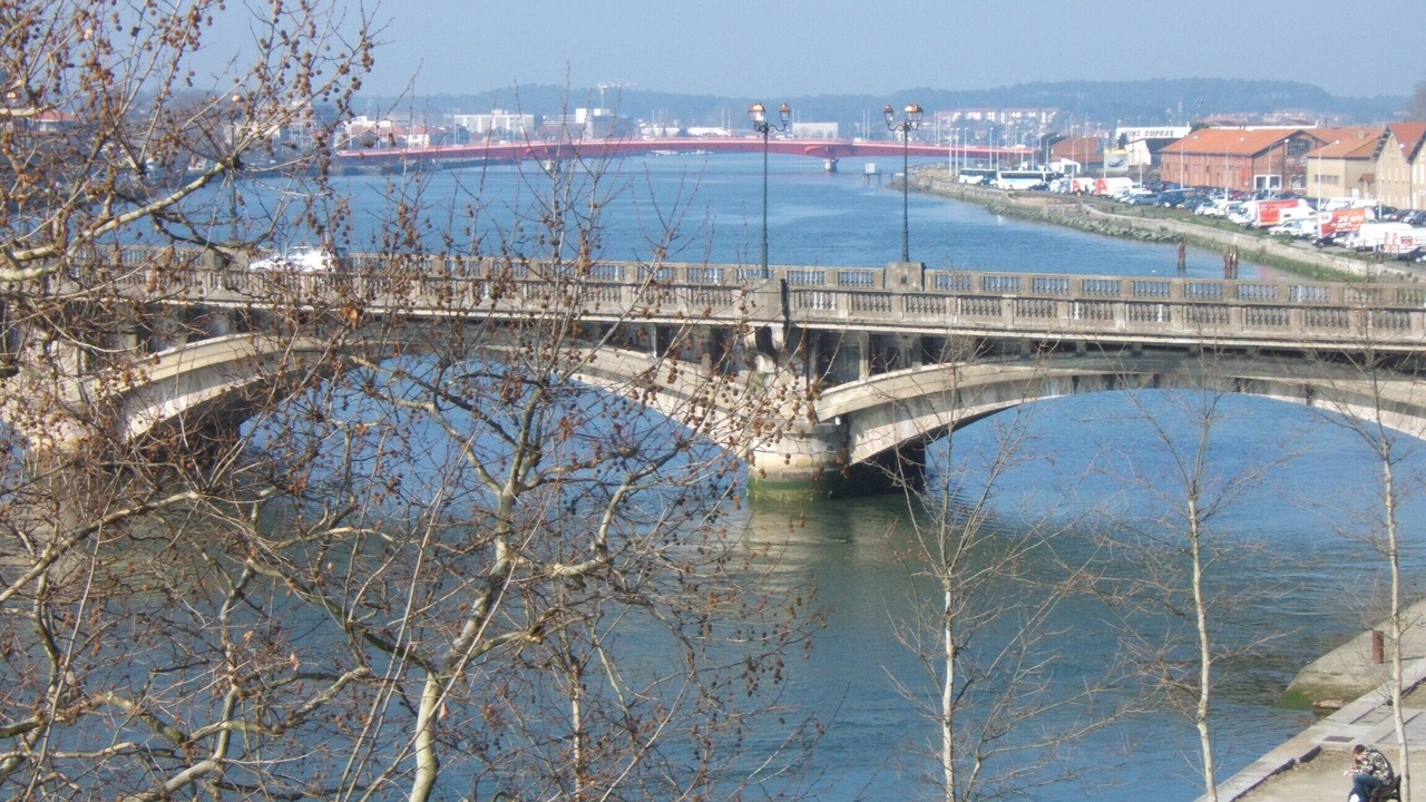 Photo of Others in Bayonne