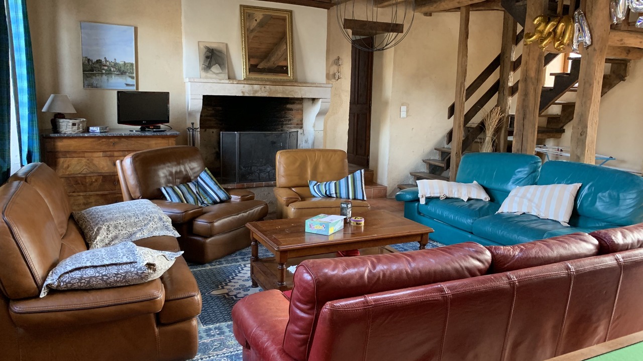 Photo of Livingroom in Usson-du-Poitou
