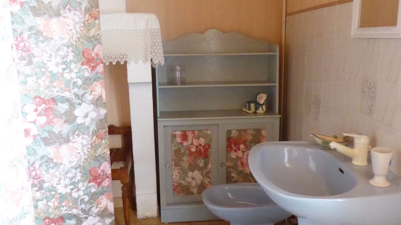 Photo of Bathroom in Saint-Amant-de-Nouere