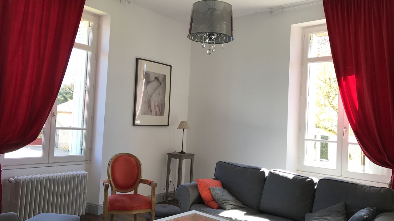Photo of Livingroom in Usson-du-Poitou