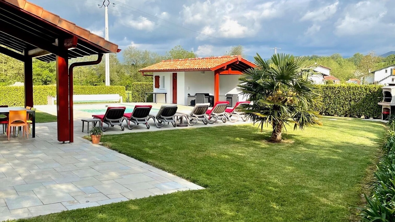 Photo of Outdoor in Sare