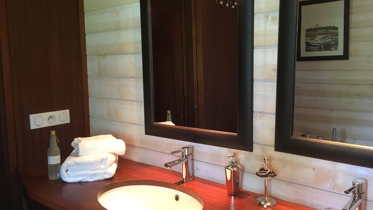 Photo of Bathroom in Le Canon