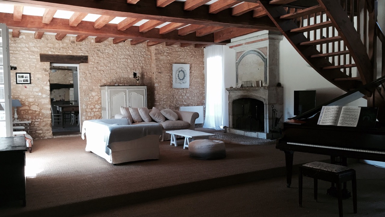 Photo of Livingroom in Saint-Laurent-des-Batons