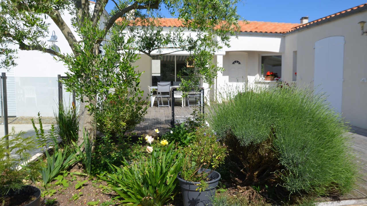 Photo of Patio Balcony in Verines