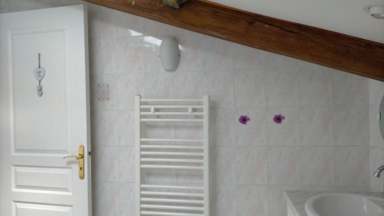 Photo of Bathroom in Touvre