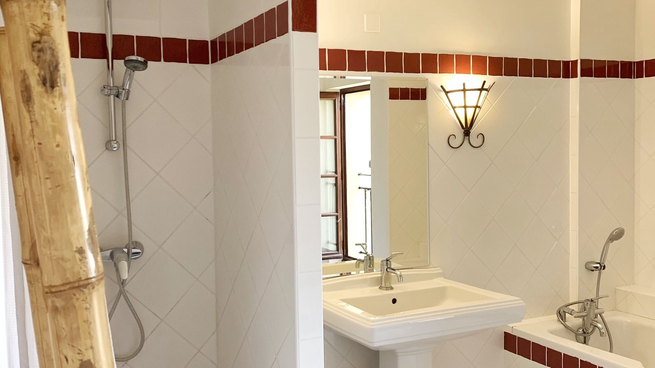 Photo of Bathroom in Gontaud
