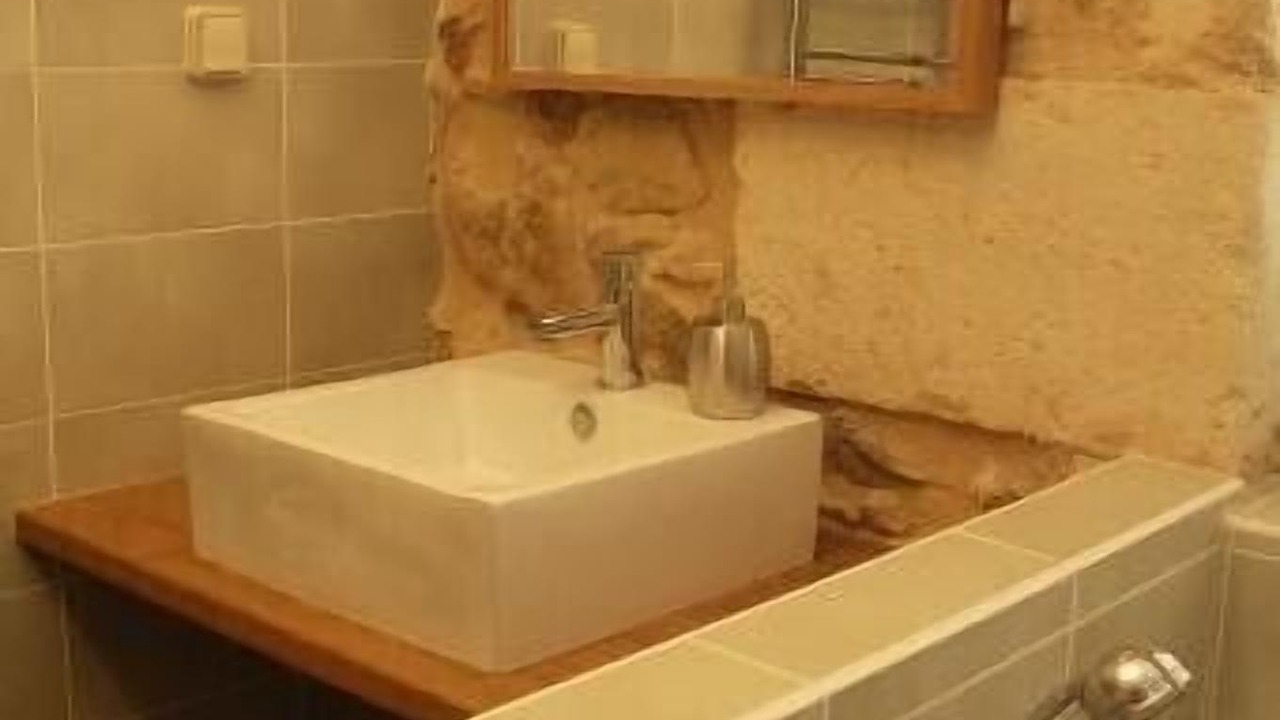 Photo of Bathroom in Vanxains