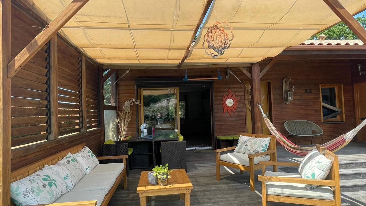 Photo of Patio Balcony in Grayan-Et-L'Hopital