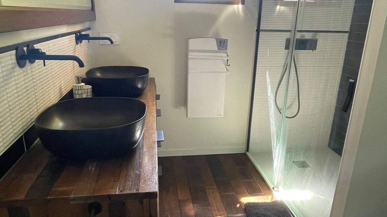 Photo of Bathroom in Grayan-Et-L'Hopital