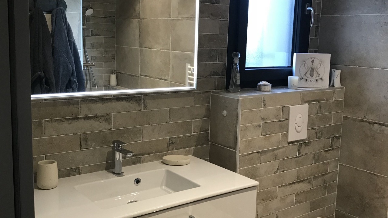 Photo of Bathroom in Velleron