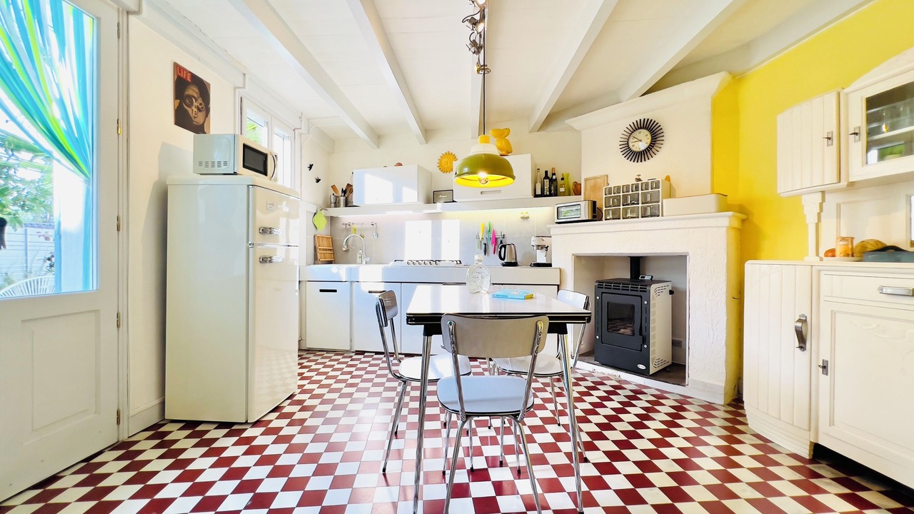 Photo of Kitchen in Saint-Fort-sur-Gironde