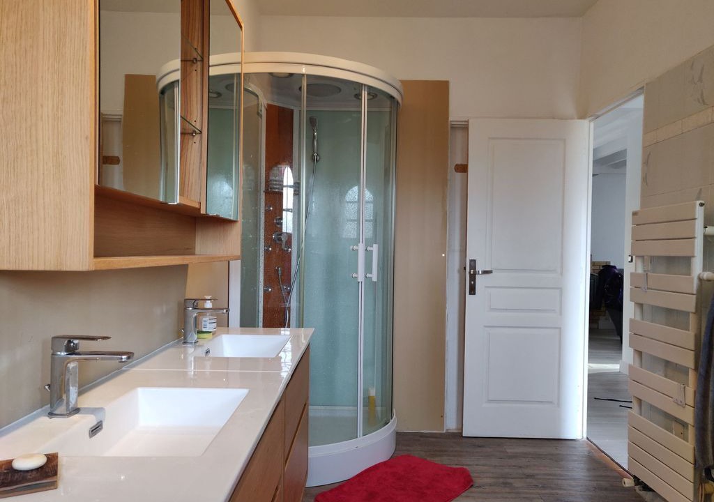 Photo of Bathroom in La Teste-de-Buch