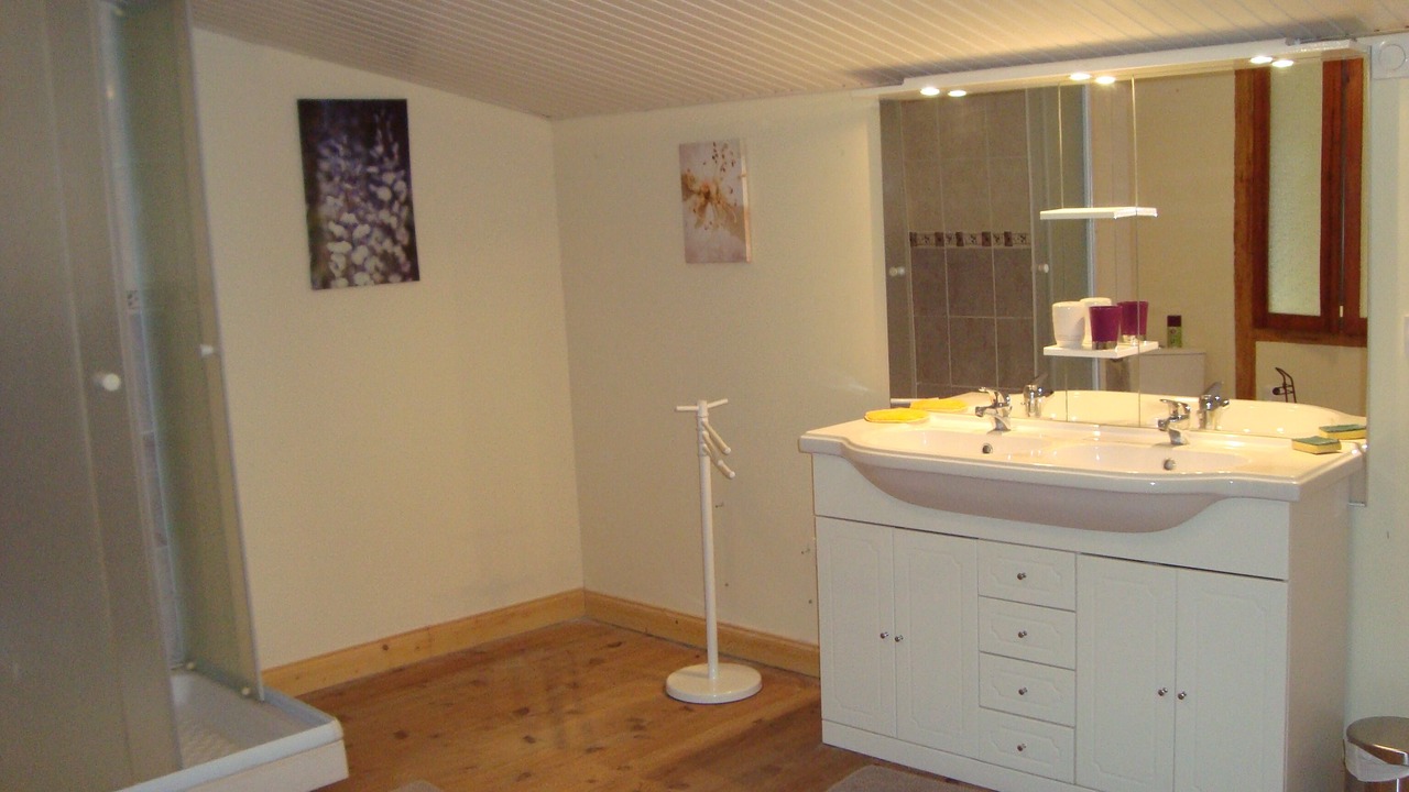 Photo of Bathroom in Queyrac