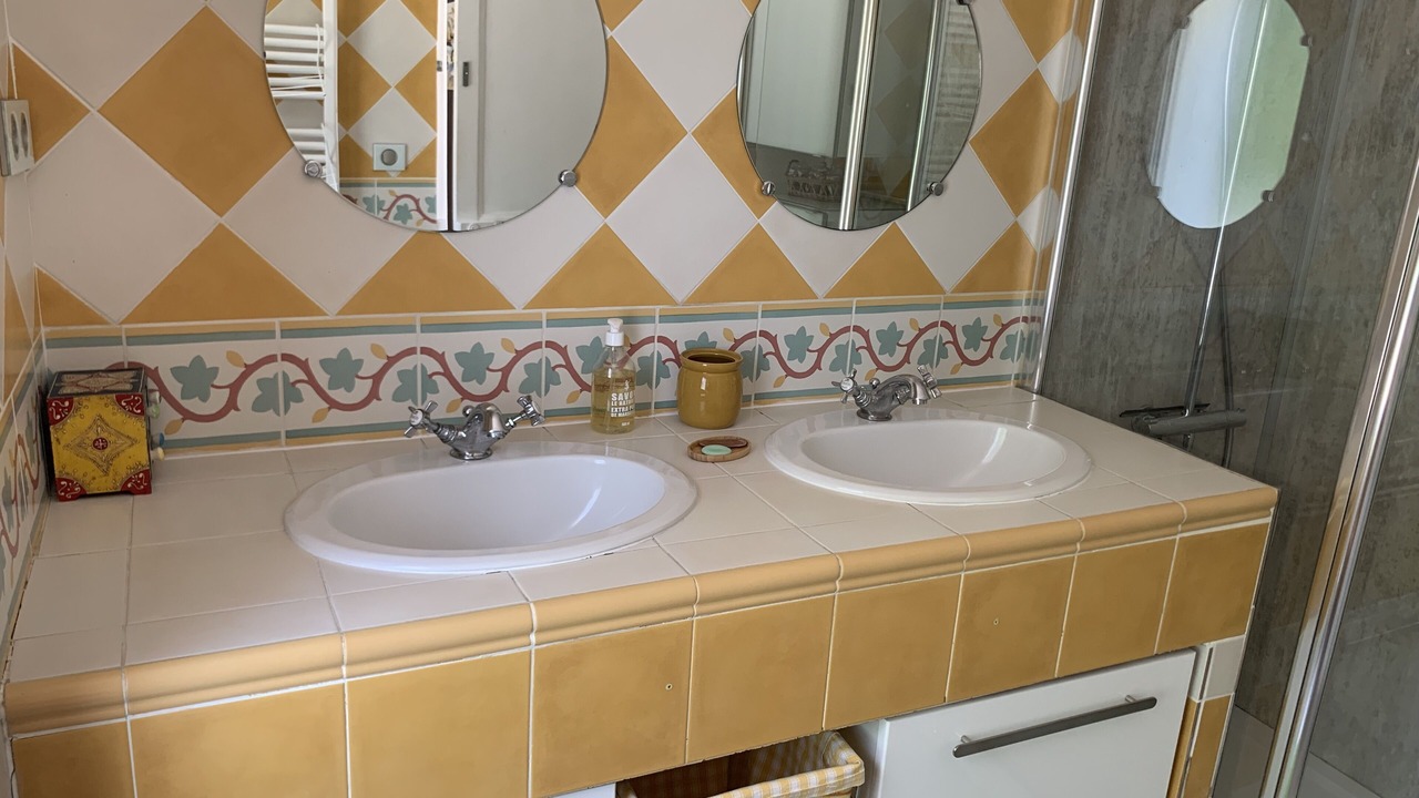 Photo of Bathroom in Naintre