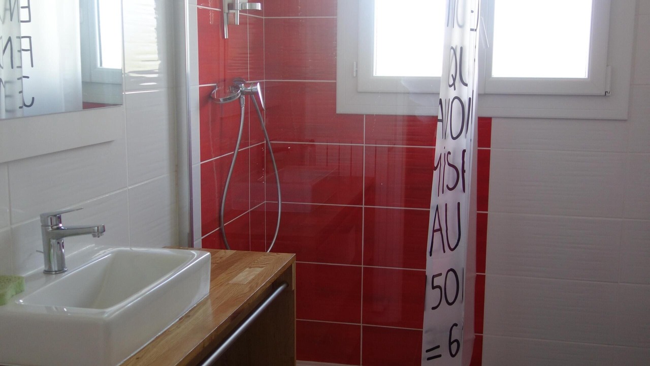 Photo of Bathroom in Rouille