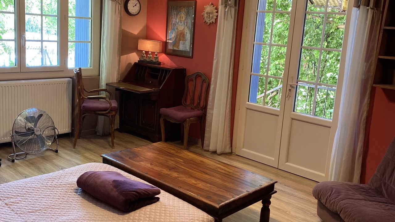 Photo of Bedroom in Cours-de-Pile
