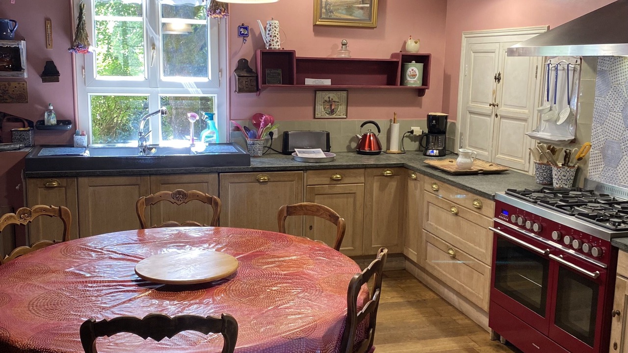Photo of Kitchen in Cours-de-Pile