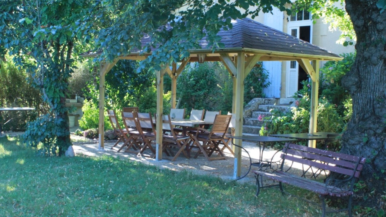 Photo of Outdoor in Cours-de-Pile