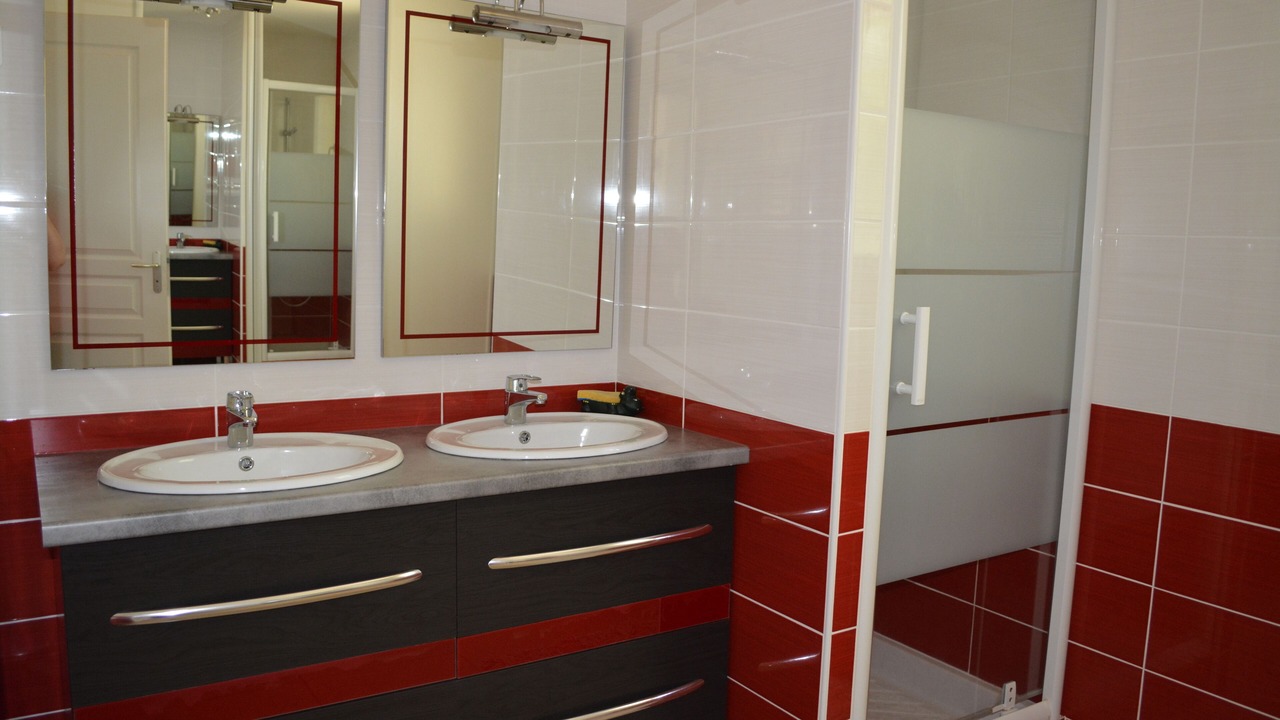 Photo of Bathroom in Nontron