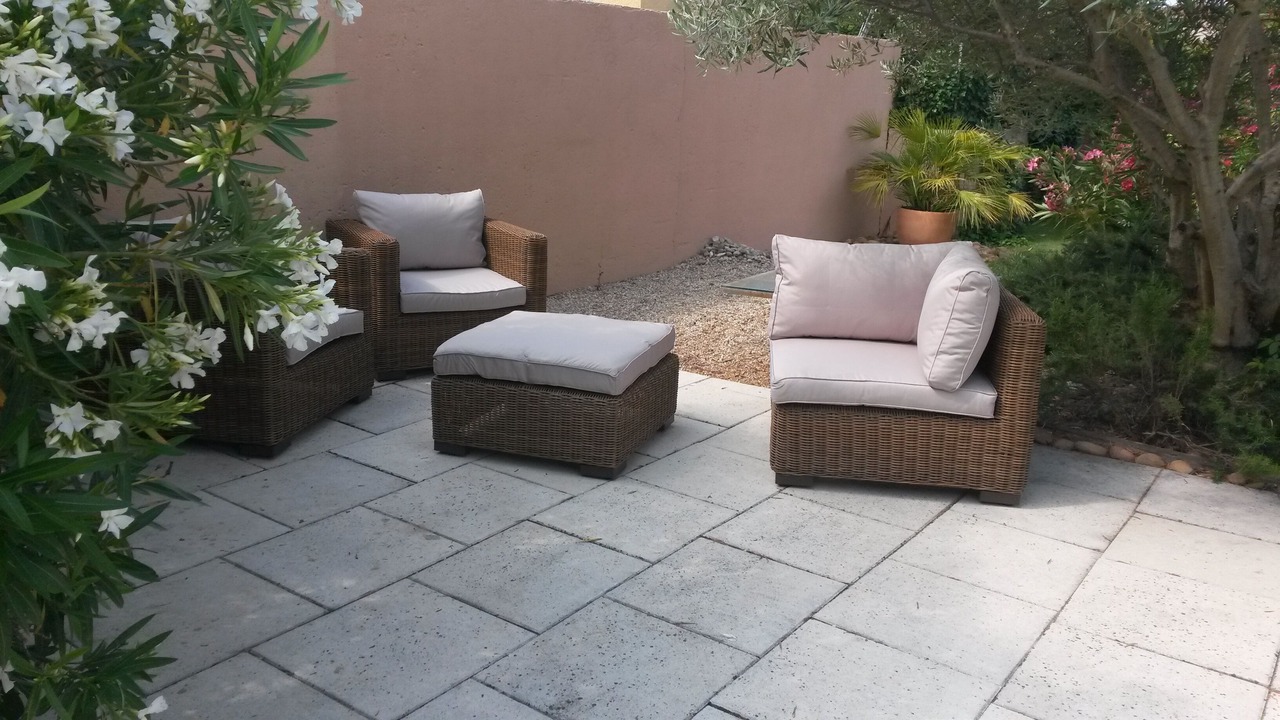 Photo of Patio Balcony in Entraigues-sur-la-Sorgue