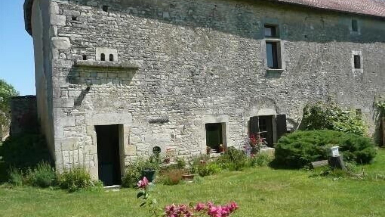 Photo of Outdoor in Champagne-le-Sec