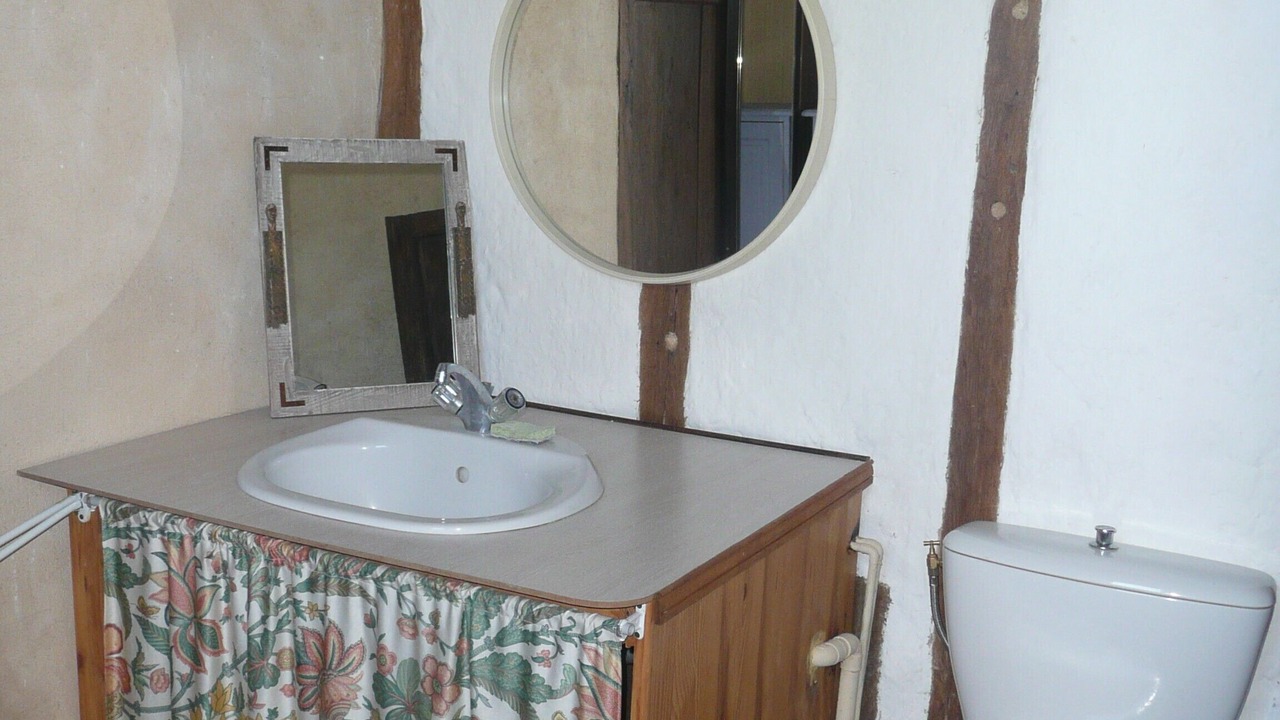 Photo of Bathroom in Champagne-le-Sec