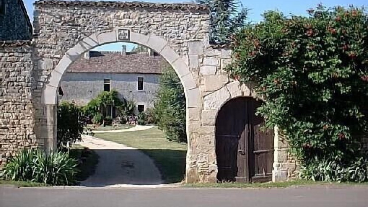 Photo of Outdoor in Champagne-le-Sec