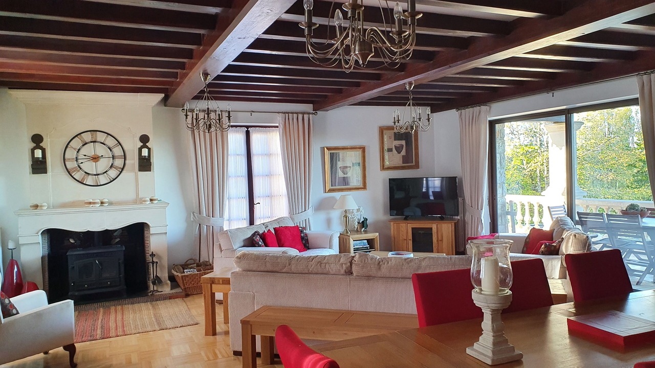 Photo of Livingroom in Nanteuil-de-Bourzac