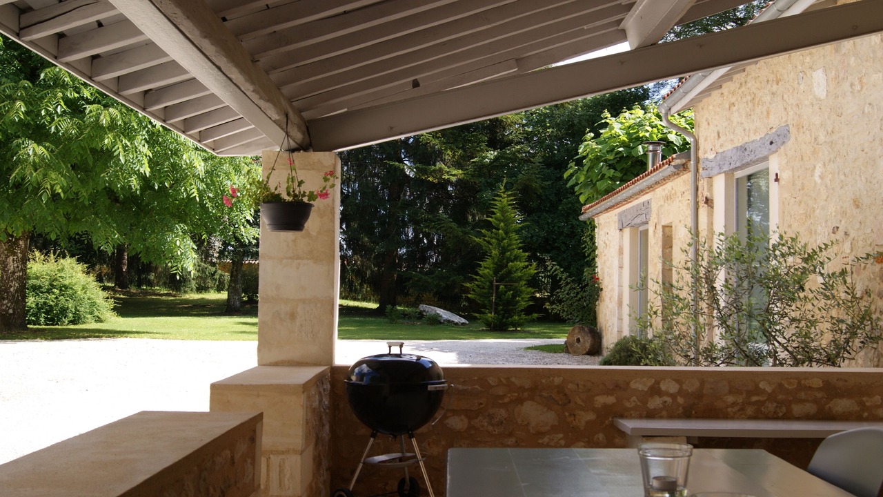 Photo of Patio Balcony in Clermont de Beauregard