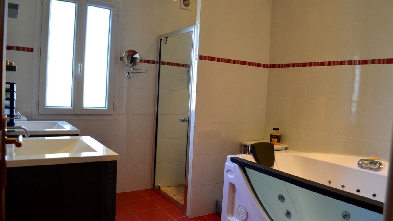 Photo of Bathroom in Flaugeac