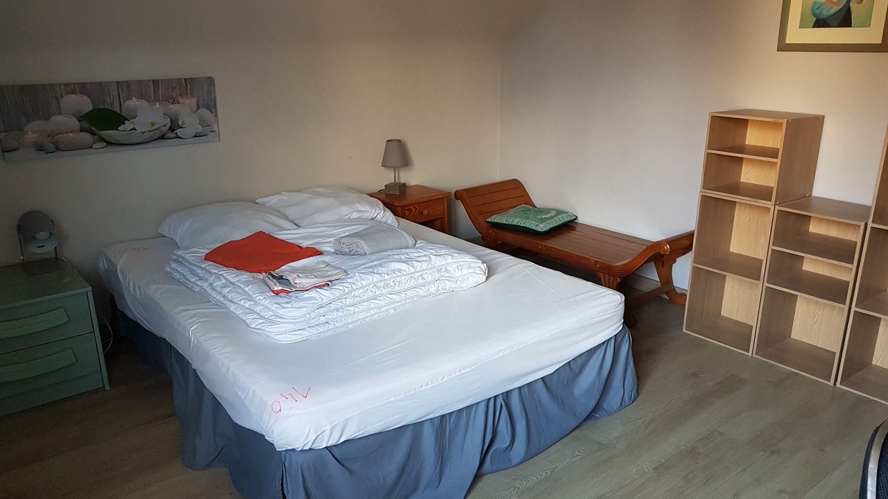 Photo of Bedroom in Lee