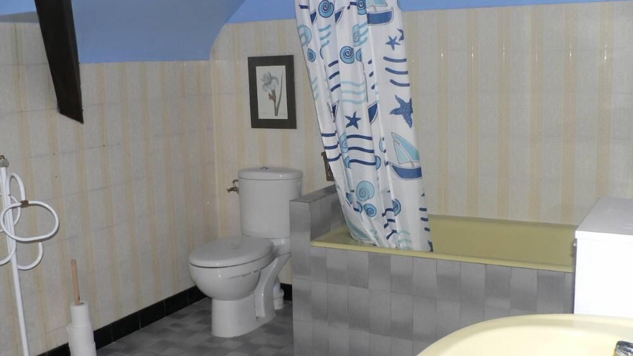 Photo of Bathroom in Lee