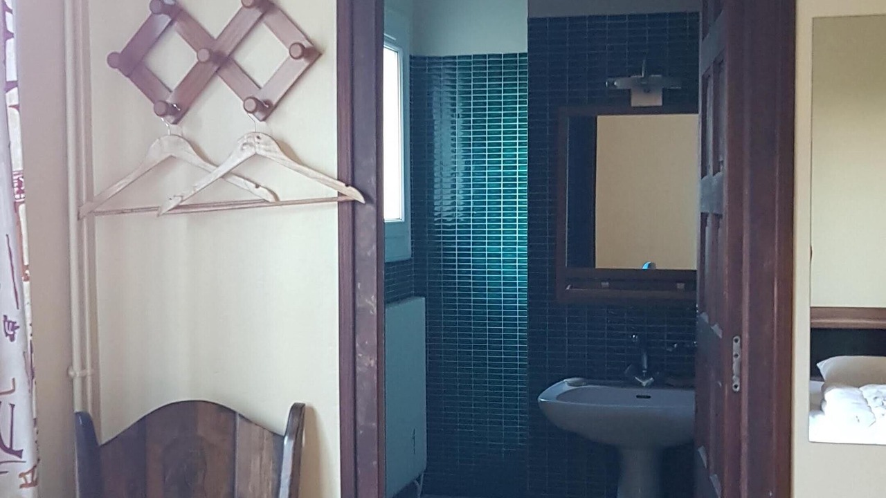 Photo of Bathroom in Lee
